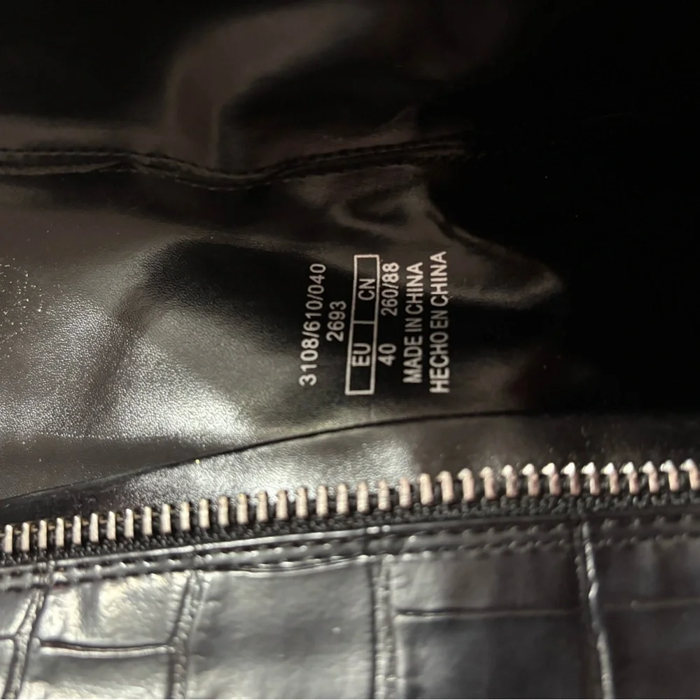 Men's Black Croc-Embossed Leather Boots